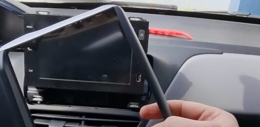 Como remover a central do peugeot 208