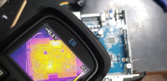 Assistência técnica especializada em central multimídia VW Play e Ford Sync 3 Reiaudio