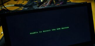 Tela de erro "Unable to detect the USB device" na central multimídia VW Play